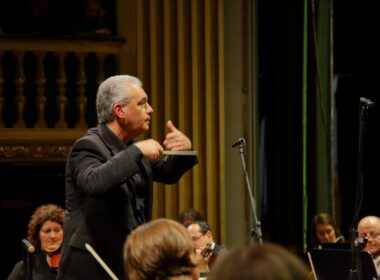 Michael Laus, conducting