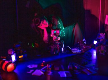 Elyse and Bob the Robot