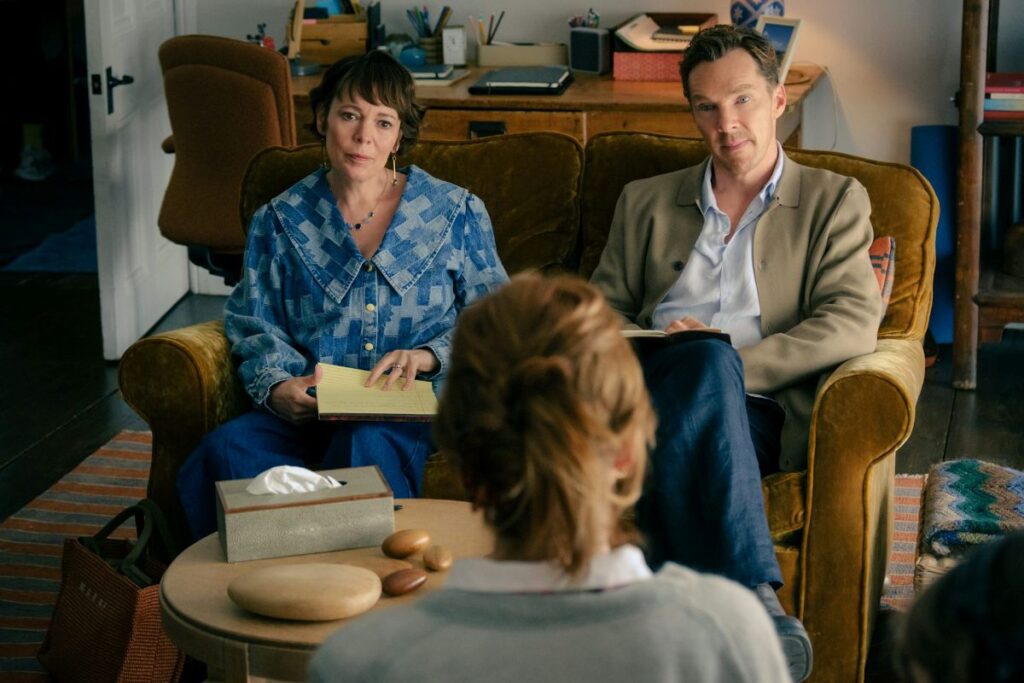 Olivia Colman and Benedict Cumberbatch as Ivy and Theo Rose. Searchlight Pictures