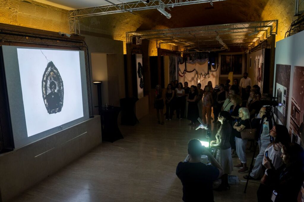 Miriam Hillawi Abraham's performance. Photo by Elisa von Brockdorff
