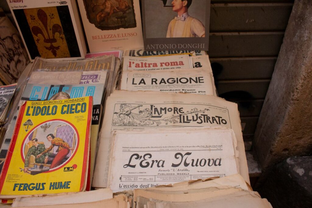 Old Italian newspapers